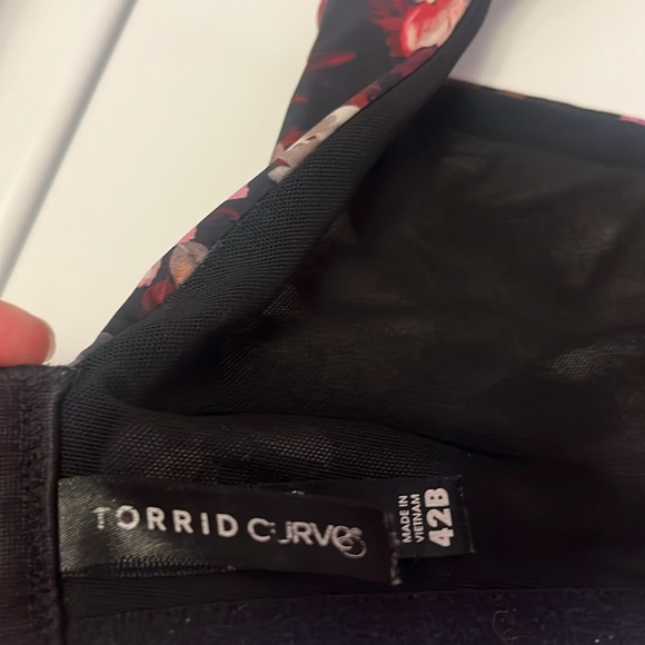 Torrid push-up plunge 42B bra - Picture 2 of 7